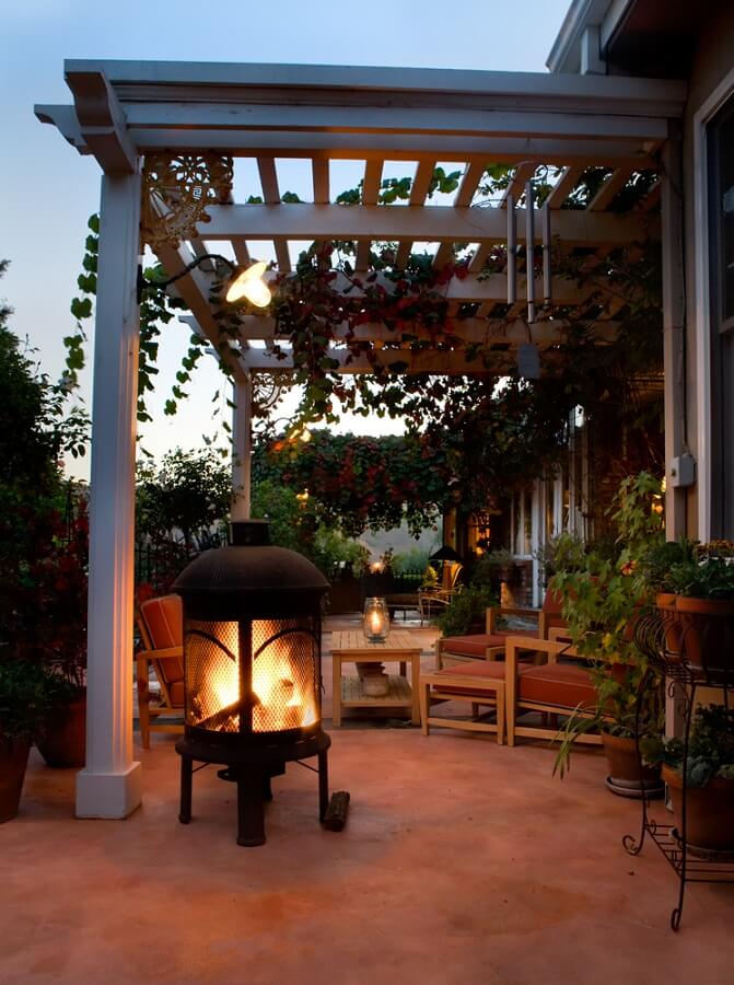 9 Outdoor Fireplace and Fire Pit Designs