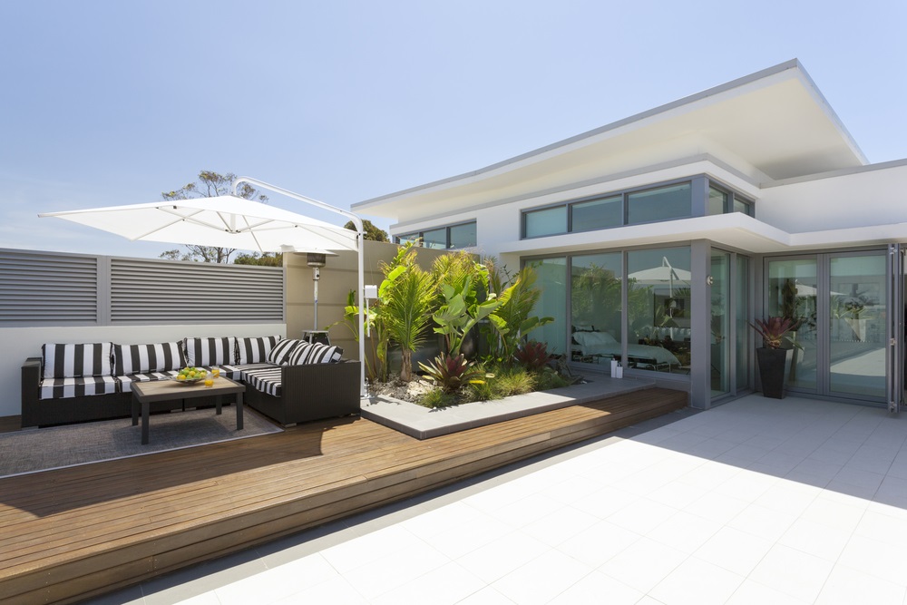 9 Deck Design Ideas to Upgrade Your Outdoor Entertaining