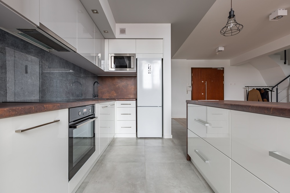 Check Out this Minimal But Decorative Kitchen Countertop and Splashback