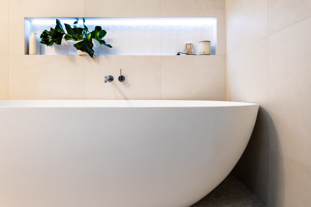 Luxurious and well-lit modern bathroom design we wish we had right now