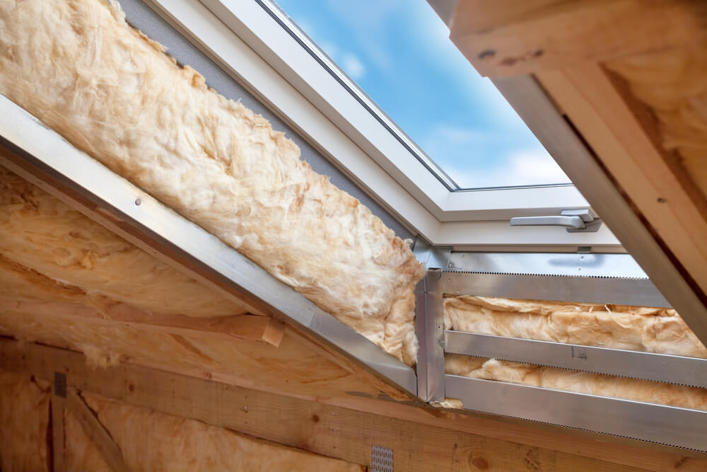 energy efficient roof with insulation and skylights